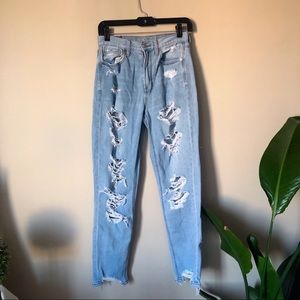 AE RIPPED MOM JEANS